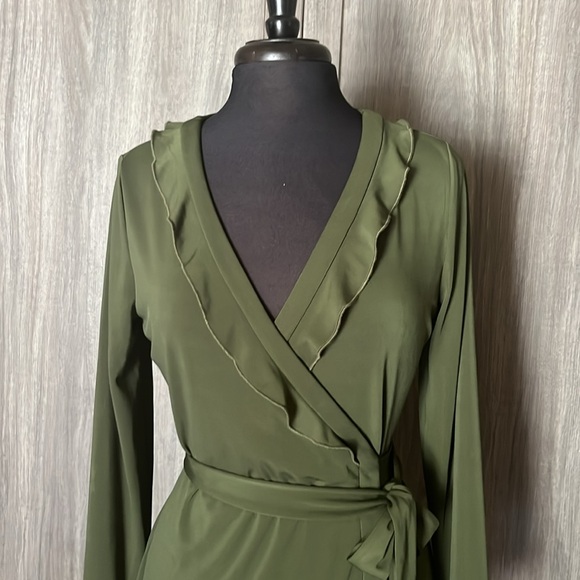 Ann Taylor Wrap Dress - Picture 4 of 13